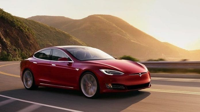 Tesla taglia i prezzi della Model 3 in Italia