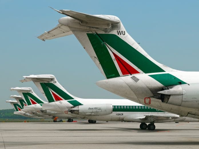 Chi ha un biglietto Alitalia non potrà volare con la nuova compagnia Ita