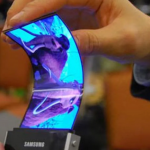 Samsung lavora allo smartphone “arrotolabile”