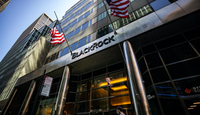 Utili e ricavi in crescita per BlackRock nel secondo trimestre